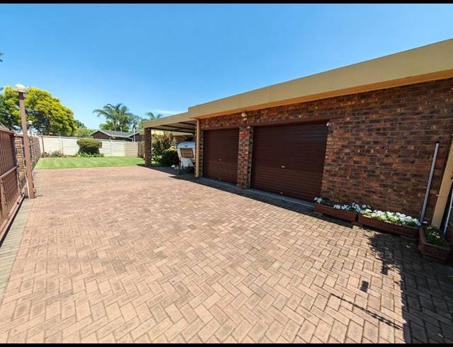 3 BEDROOM HOUSE FOR SALE IN VANDERBIJLPARK SW 2